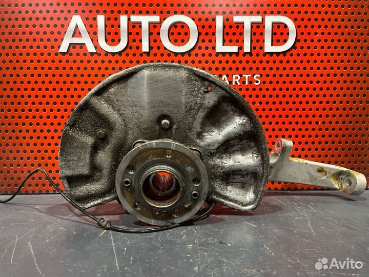 Кулак поворотный левый Mercedes-Benz Gle W166 2018