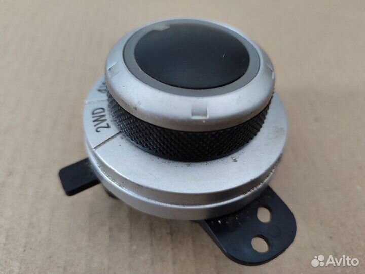 Кнопка включения полного привода Mitsubishi