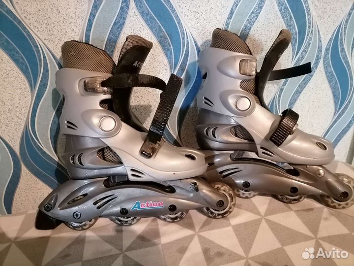 Роликовые коньки