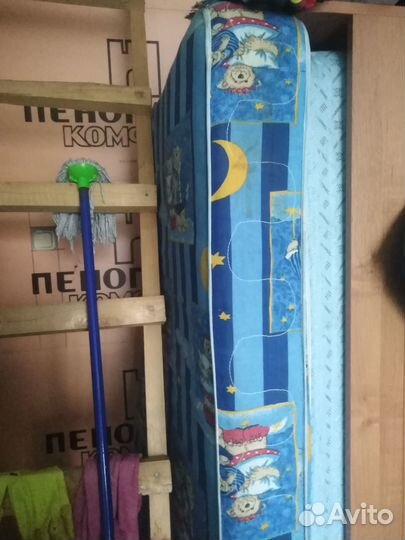 Кровать с матрасом бу