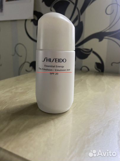 Эмульсия энергетическая дневная SPF 20 shiseido