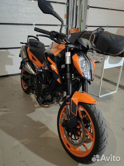 Ktm duke 890