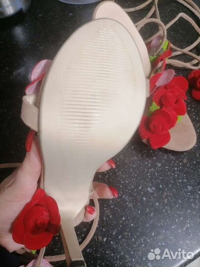 Босоножки шпилька