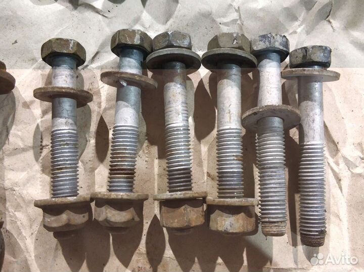 Болт сход-развальный Chevrolet Captiva