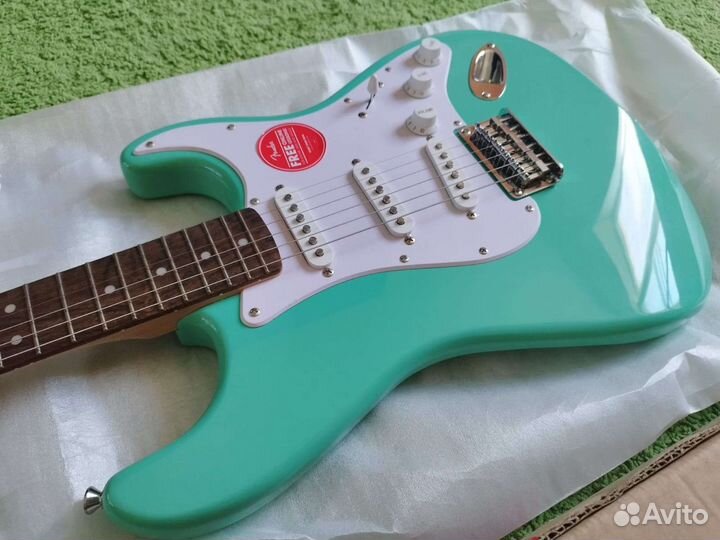 Fender Squier Bullet Stratocaster HT LRL SFM