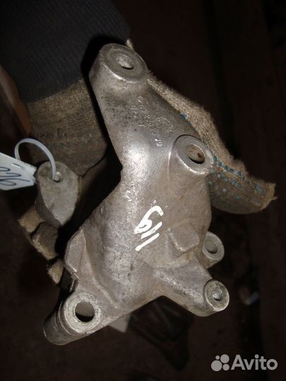 Кронштейн продувки катализатора W140 M119 A1192362