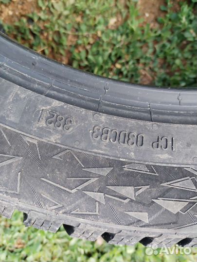 Continental IceContact 3 215/55 R18