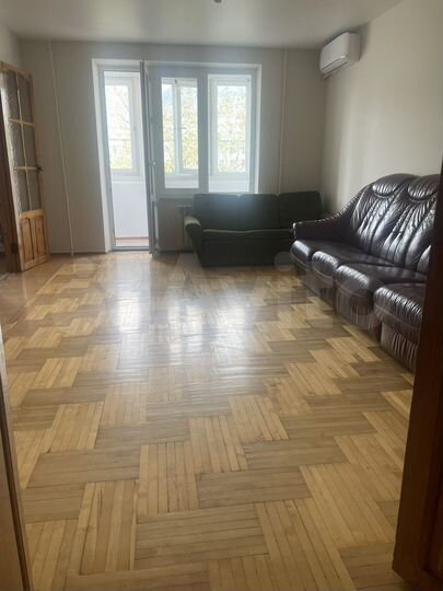4-к. квартира, 84 м², 3/5 эт.