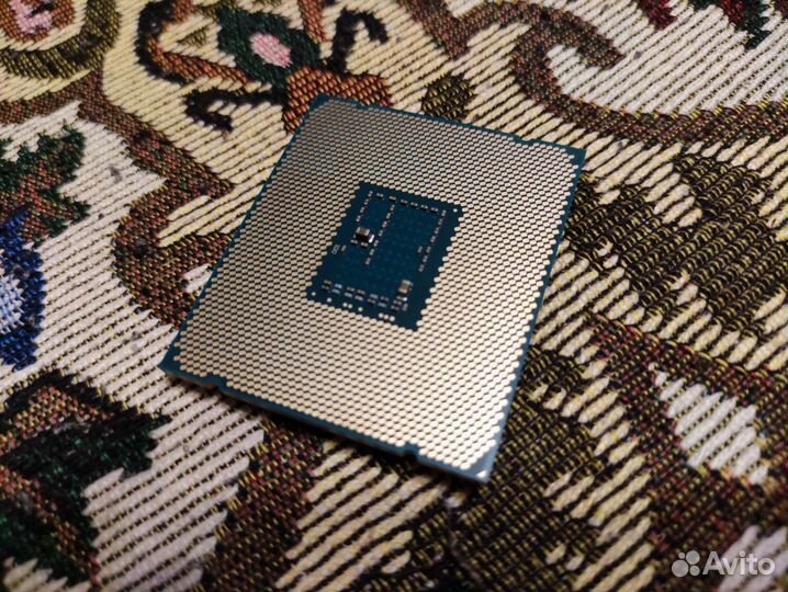 Intel Xeon E5-2650 V3