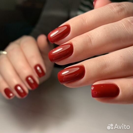 Маникюр с покрытием гель-лаком