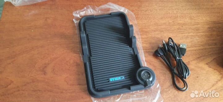 Автодержатель с функцией проводной зарядки meidi