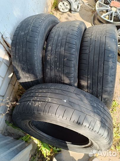 Bridgestone Desert Dueler 215/65 R16