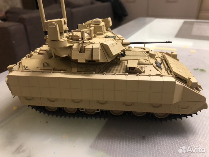 Модели танков, самолётов и др