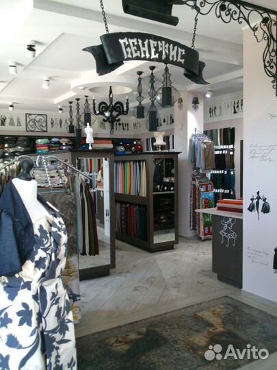 Продавец-консультант магазина тканей