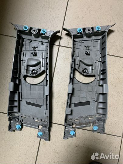 Центральная стойка салона Kia Rio 3