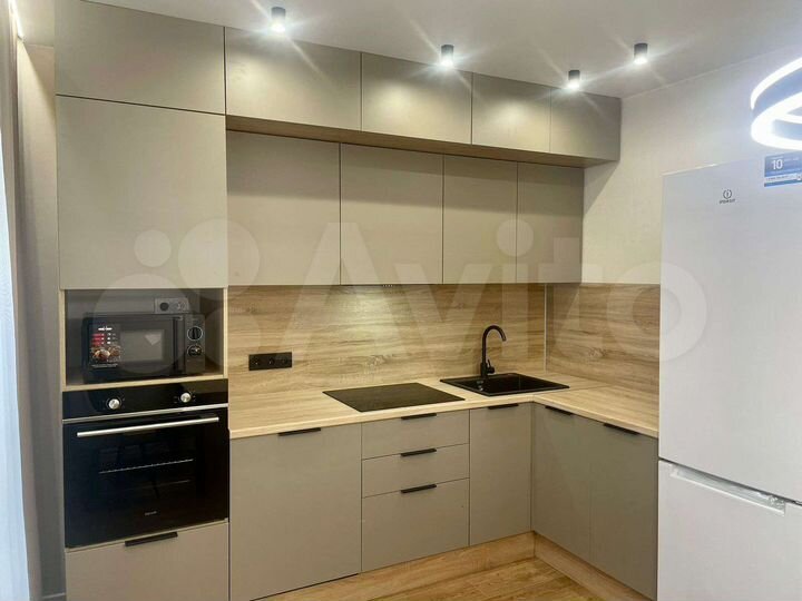 2-к. квартира, 60 м², 9/9 эт.