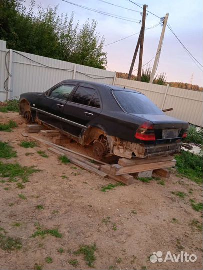 В разборе Мерседес Mercedes W202