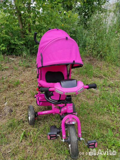 Трехколесный велосипед с ручкой, светом и музыкой