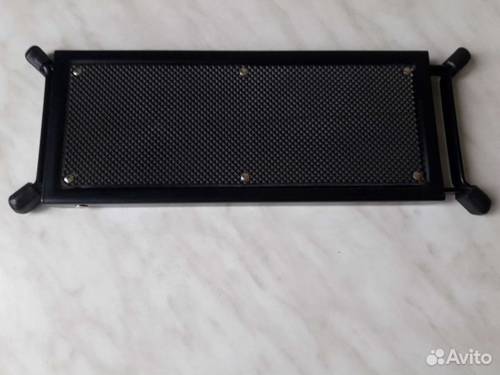 Подставка под ногу гитариста