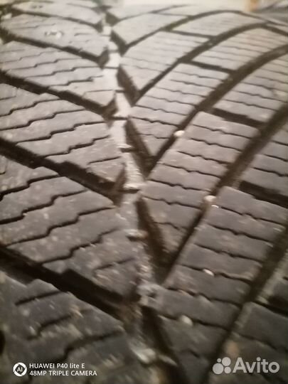 Continental Conti4x4IceContact 275/40 R20