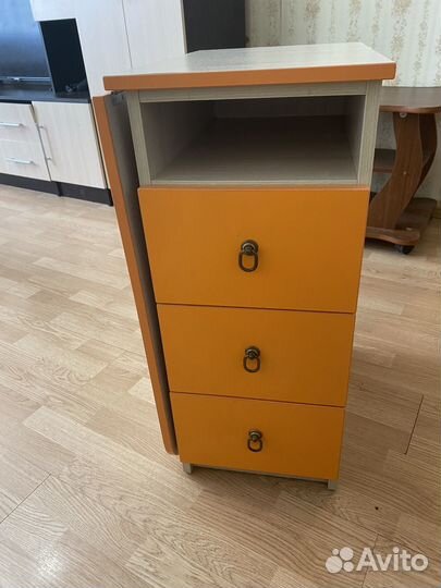 Стол для маникюра складной