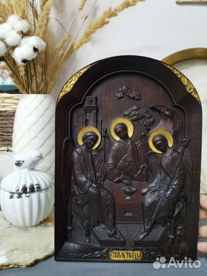 Резные иконы из дерева