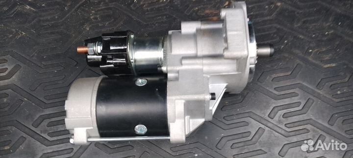 Стартер на экскаватор hitachi