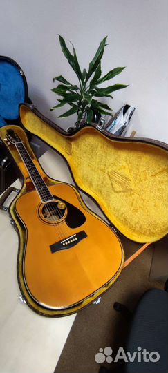 Гитара Yamaha L6, 70