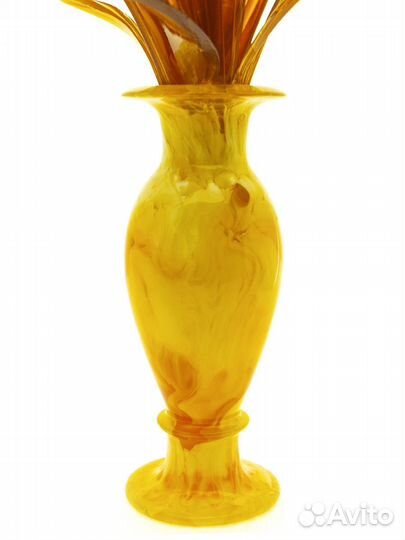 Ваза из янтаря с цветами