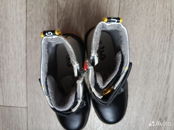 Ботинки для девочки новые