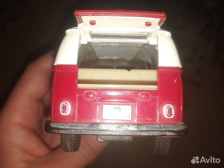 Редкая модель volkswagen классик бус 1962 год