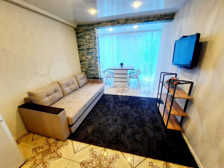 2-к. квартира, 60 м², 1/4 эт.