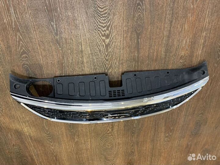 Решетка радиатора KIA Sorento 2