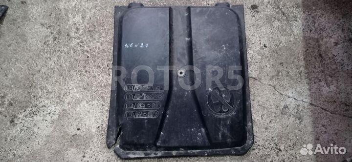 Крышка аккумулятора задняя DAF XF 106 2018 1850041