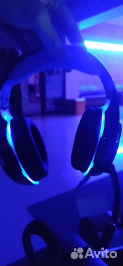 Наушники игровые с микрофоном и 3D звучанием. Бу