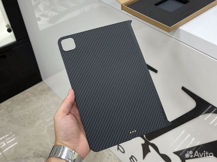 Чехол Pitaka на iPad Pro 11