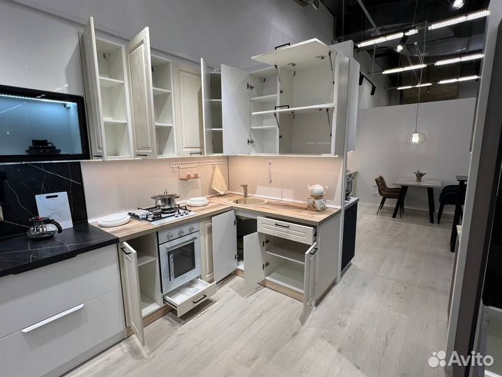 Кухонный гарнитур новый