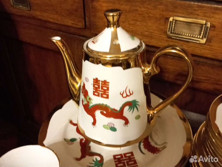 Сервиз чайный. Красный дракон