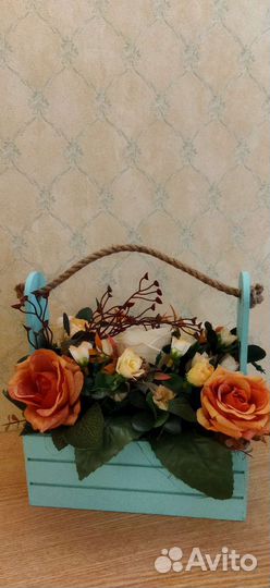 Композиция в деревянном ящичке