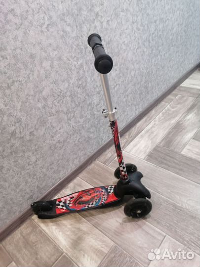 Самокат детский трехколесный