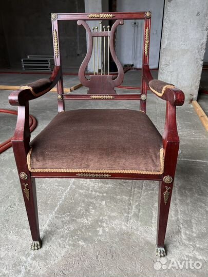 Набор антикварной, старинной мебели, стол и стулья