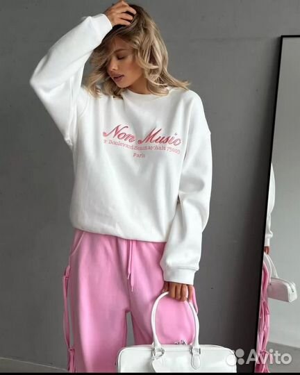 Женский костюм