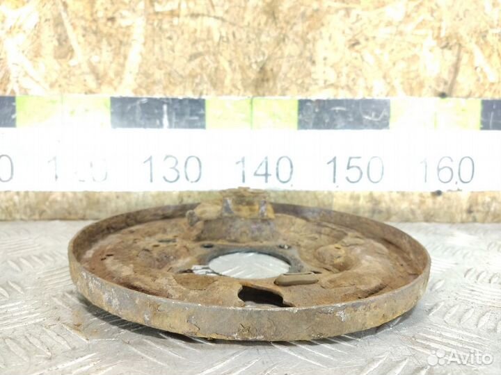 Щит опорный Toyota Corolla e10