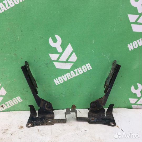 Петля капота Киа Спектра