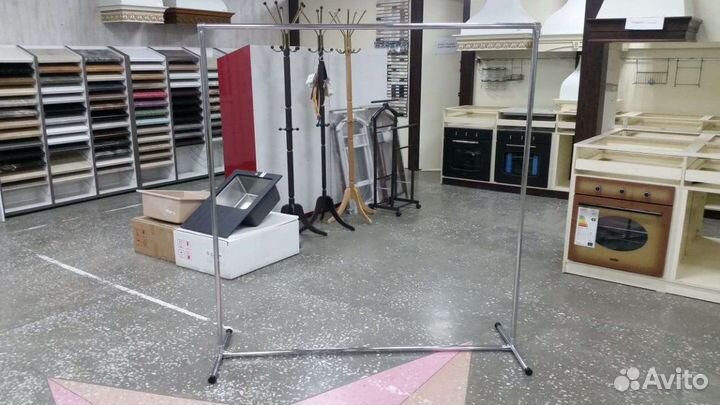 Трубная вешалка для вещей