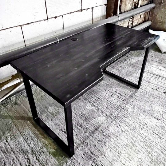 Компьютерный стол/ игровой стол