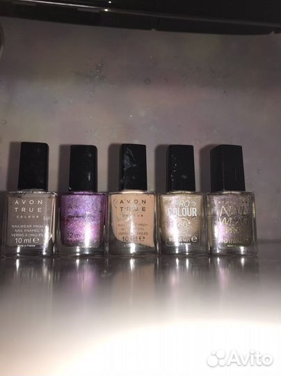 Лак для ногтей и украшения