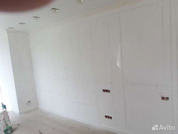 Монтаж плинтуса, молдинга, карнизов