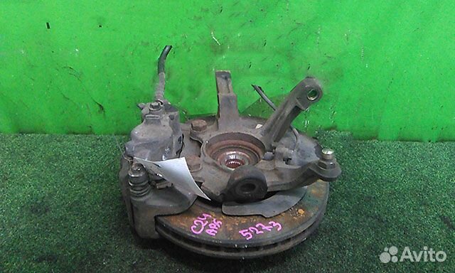 Кулак поворотный правый Nissan Serena