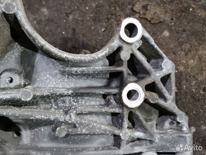 Кронштейн генератора Audi A6 C6